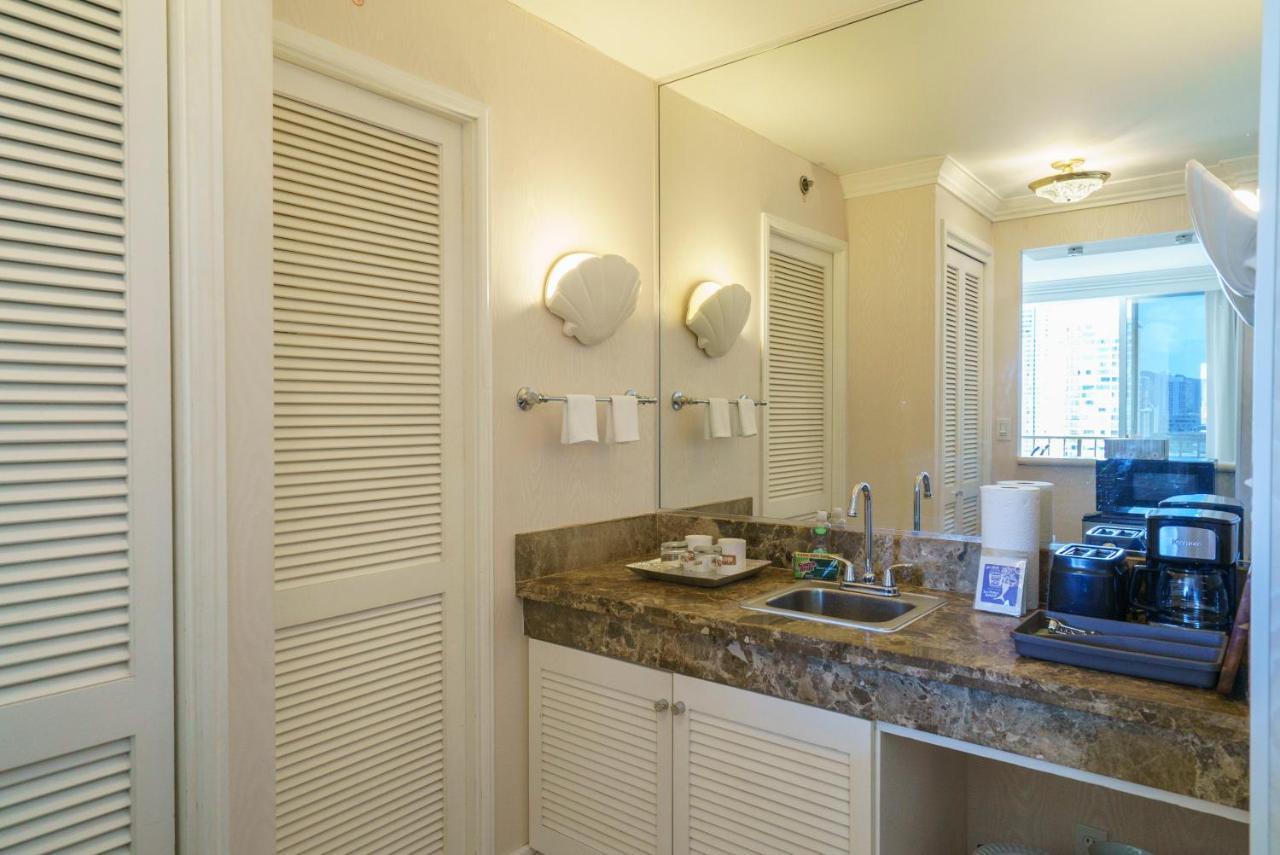 Studio Unit At The Royal Garden, In Waikiki ワイキキ・ロイヤルガーデン 檀香山 外观 照片